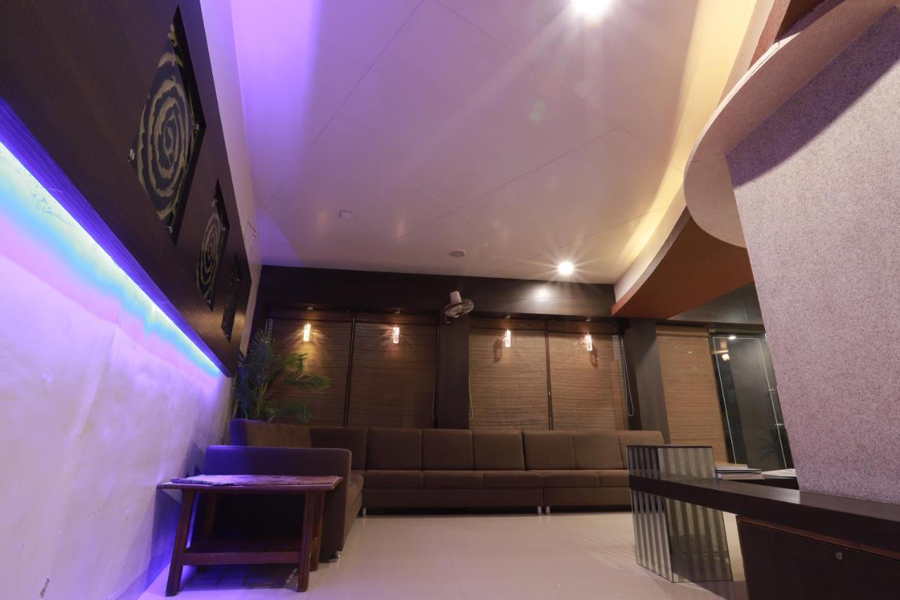 Hotel Darshan Amreli Экстерьер фото