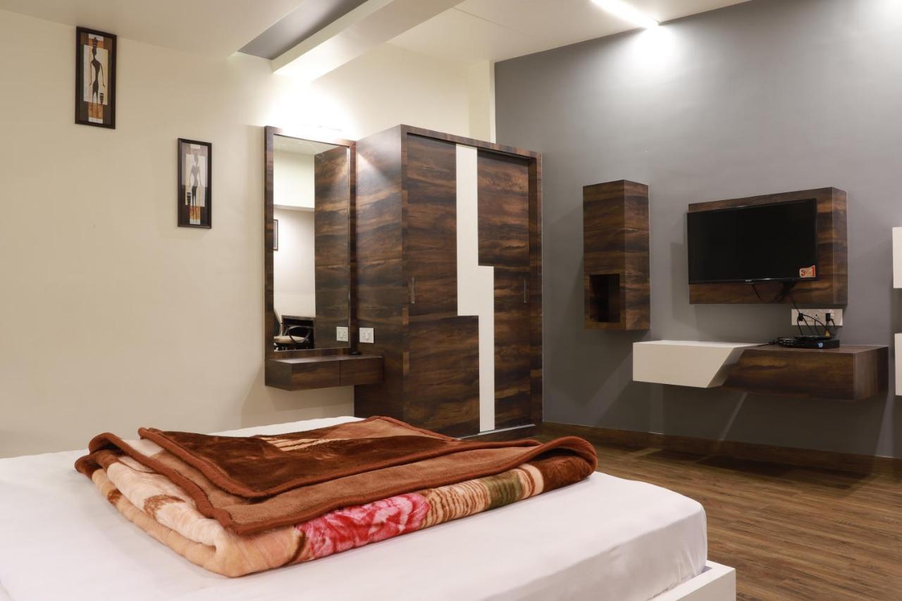 Hotel Darshan Amreli Экстерьер фото