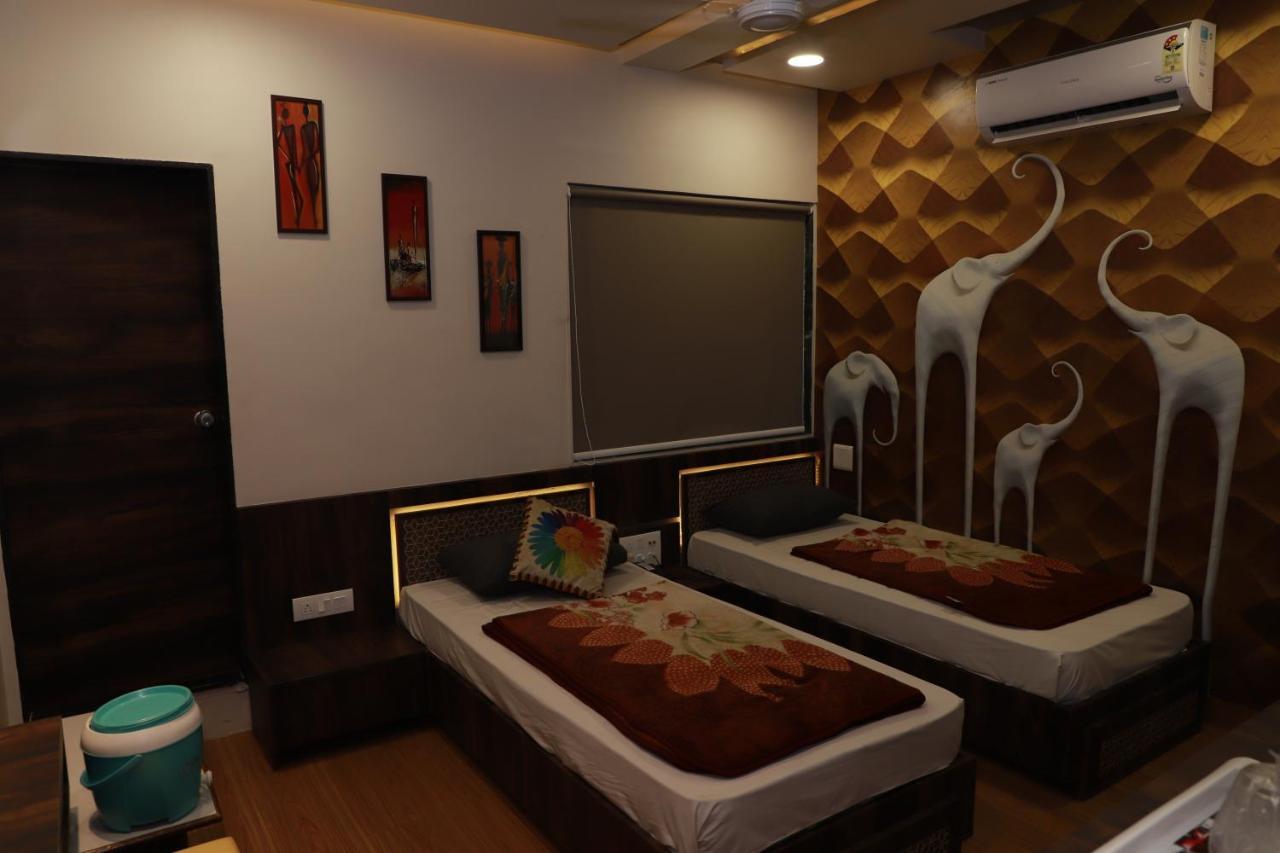 Hotel Darshan Amreli Экстерьер фото