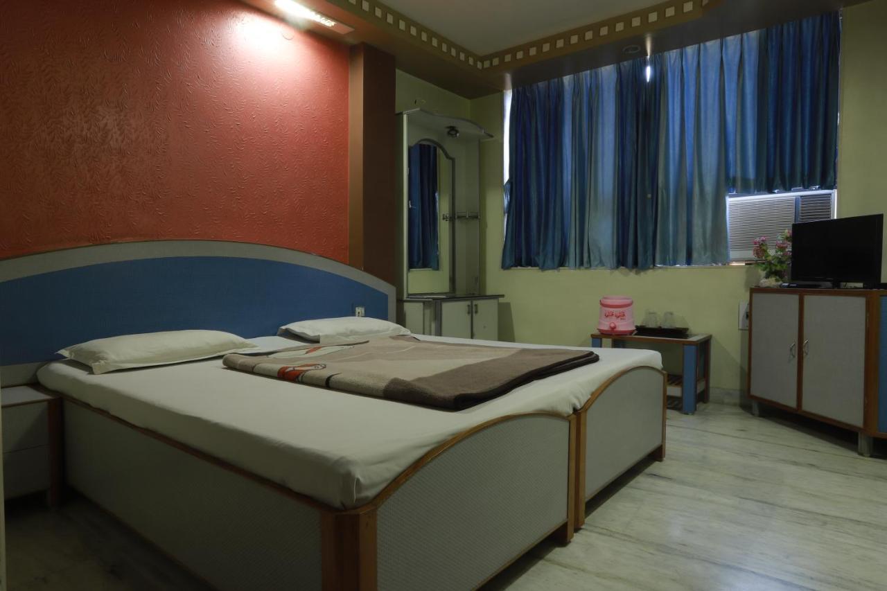 Hotel Darshan Amreli Экстерьер фото